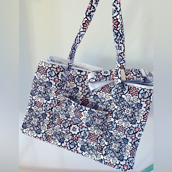 Vera Bradley Handbags - Vera Bradley Deluxe Travel Tote Bag ✨ Lisbon Medallion